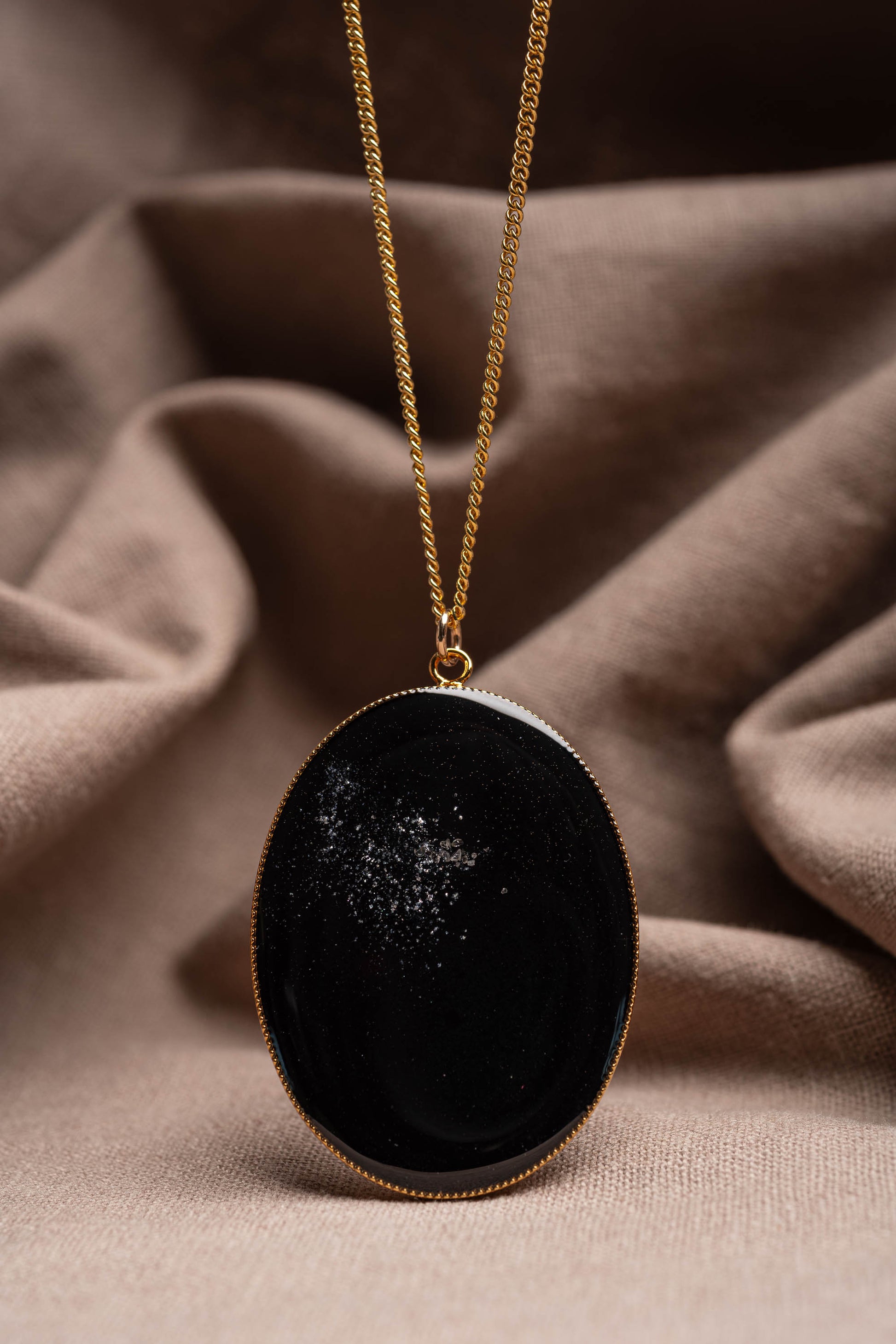 Cluster Oval Necklace Gold