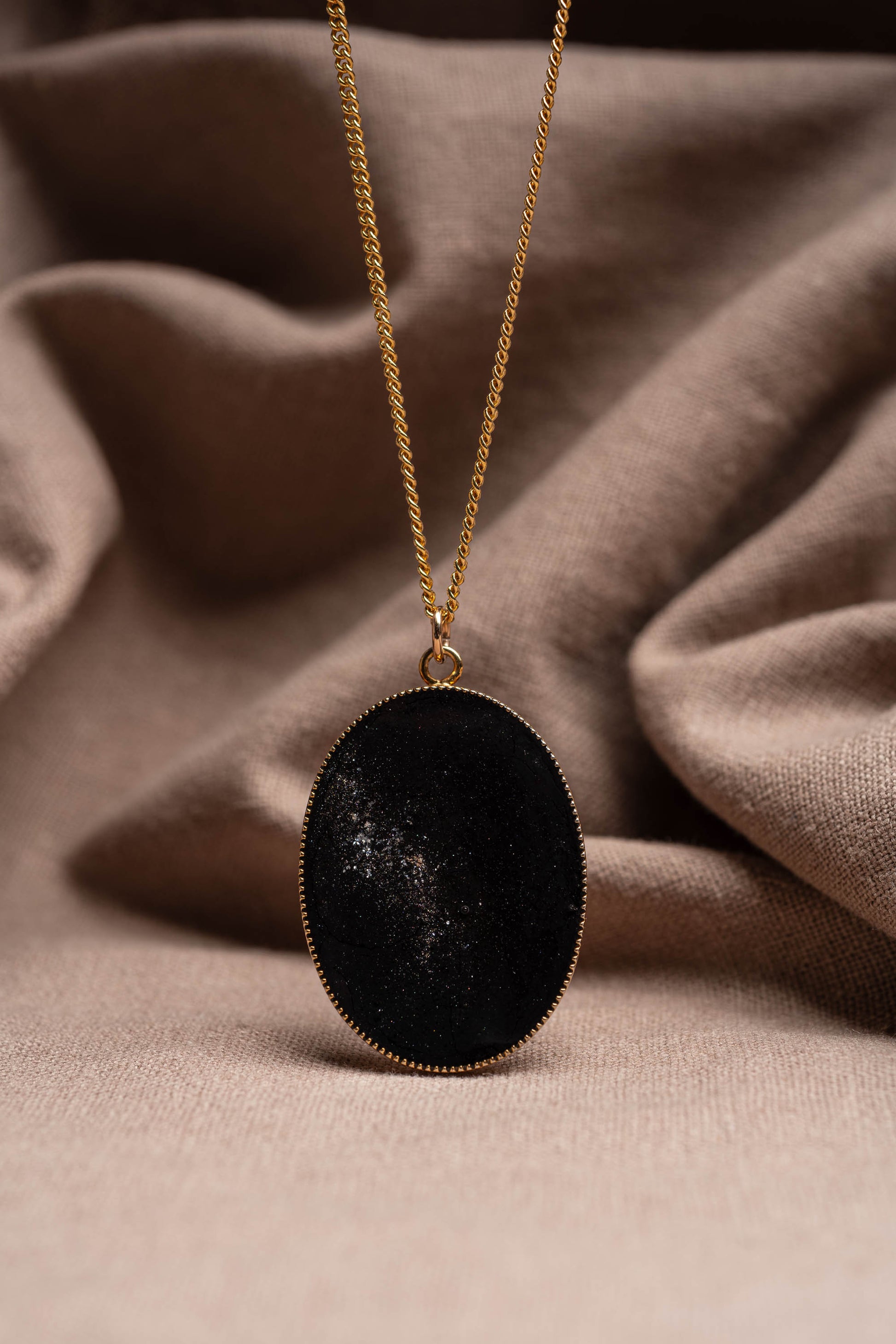 Cluster Oval Necklace Gold