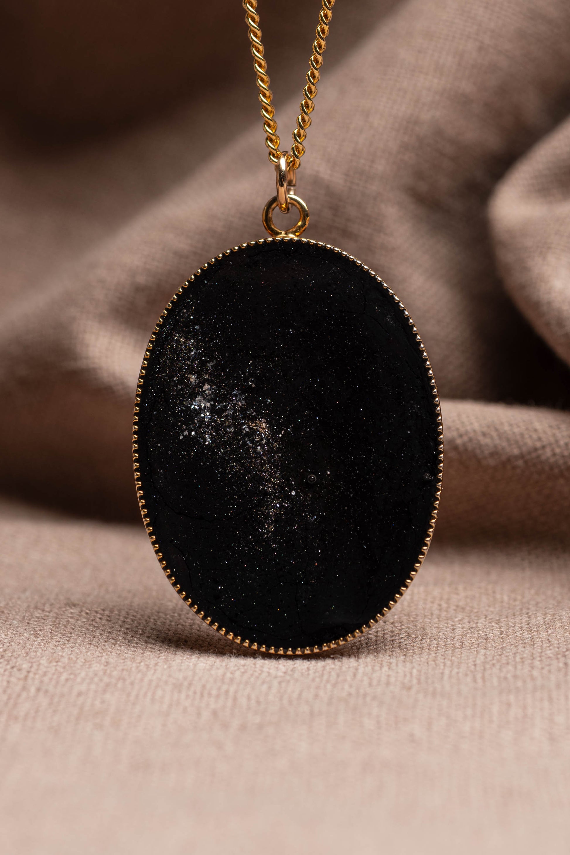 Cluster Oval Necklace Gold