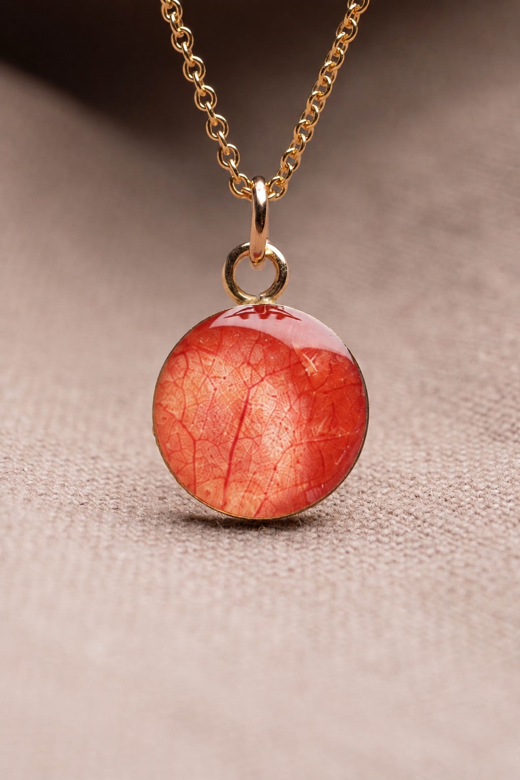 Bougainvillea Round Necklace Gold