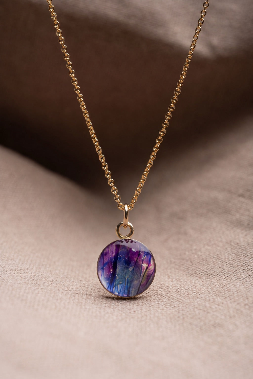 Crocus Round Necklace Gold