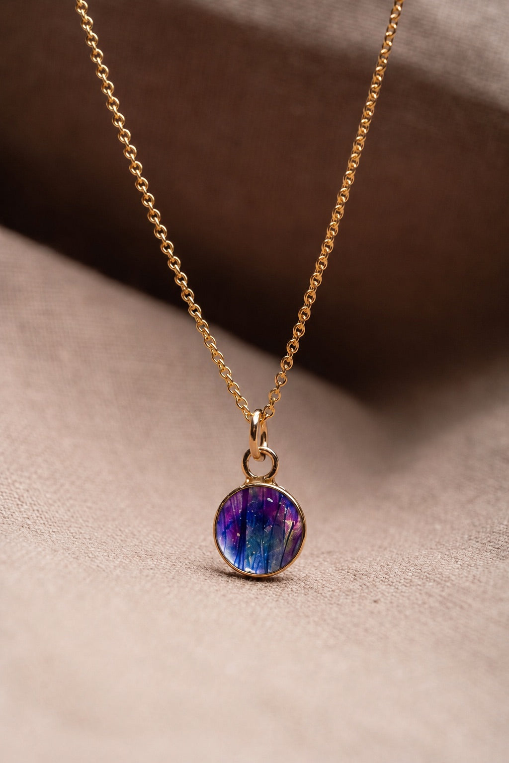 Crocus Round Necklace Gold