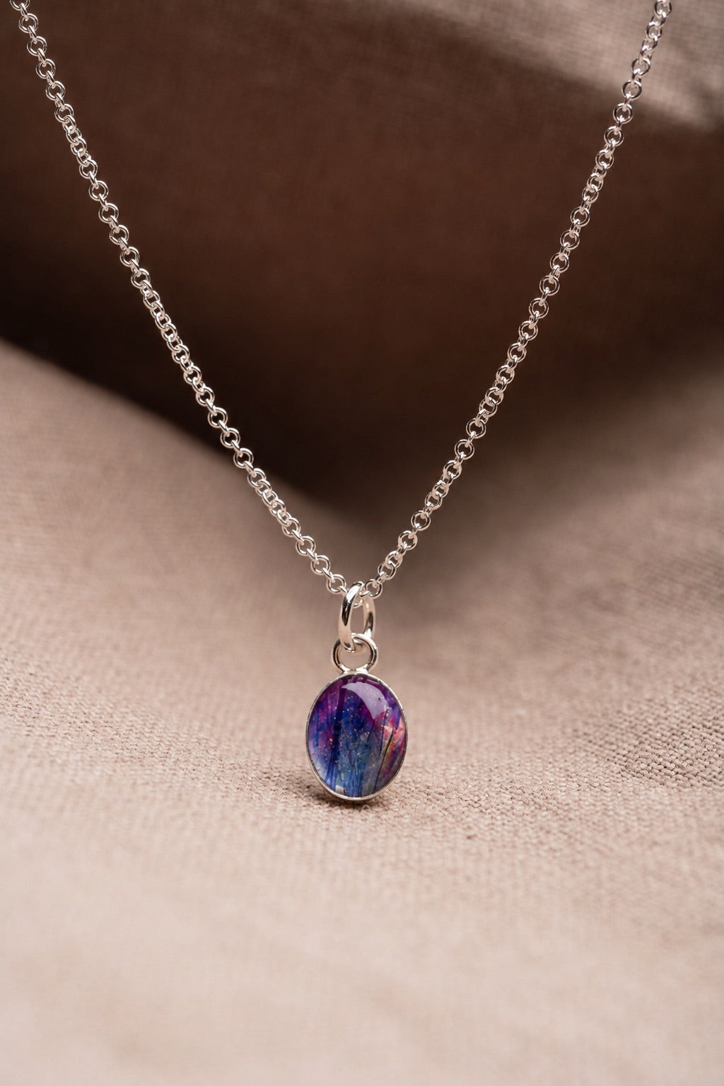 Crocus Oval Necklace Silver
