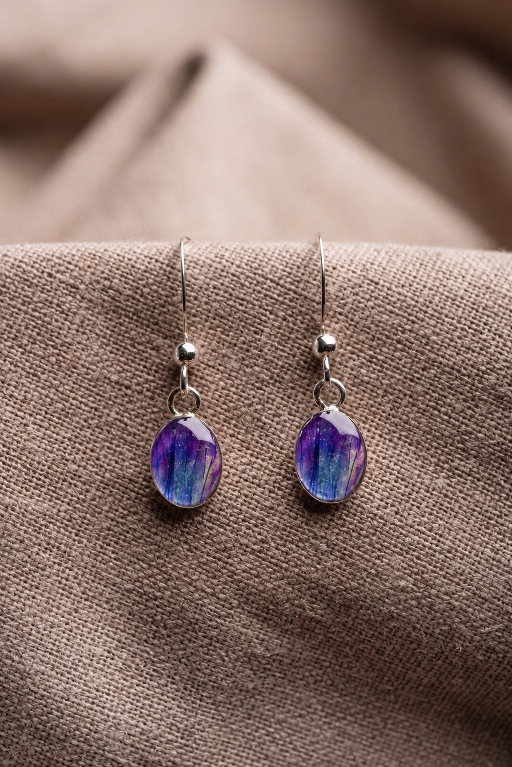 Crocus Oval Earrings Gold
