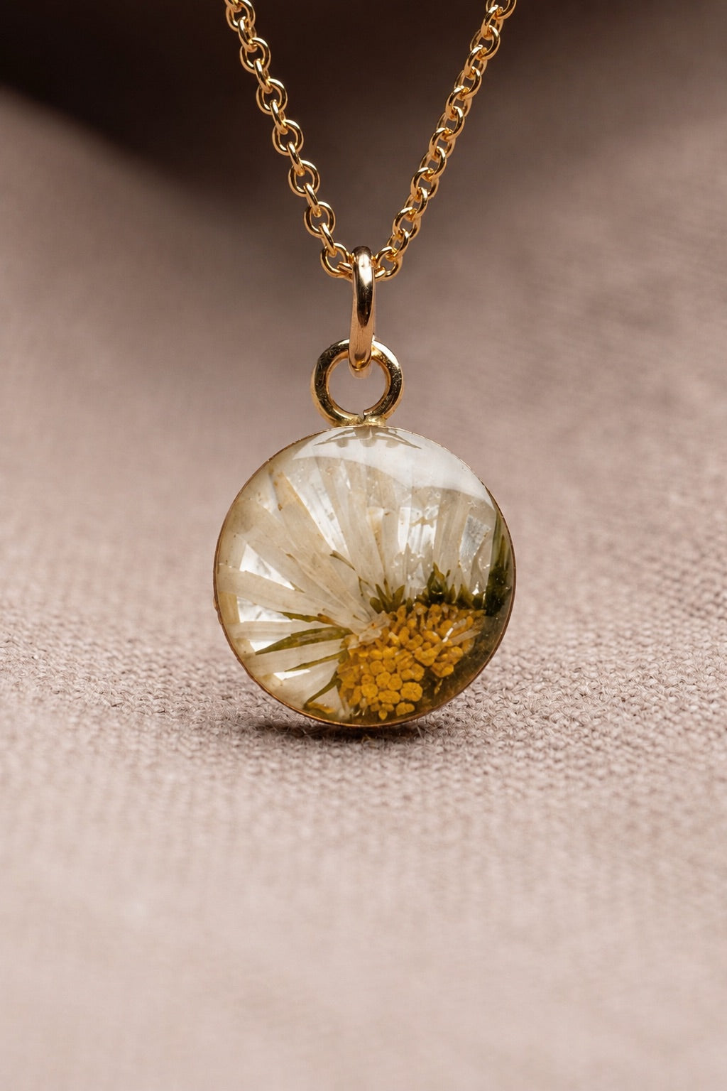 Daisy Round Necklace Gold