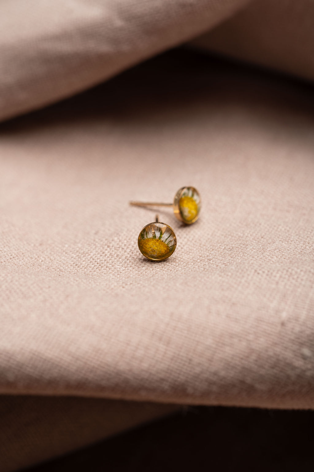 Daisy Stud Earrings Gold