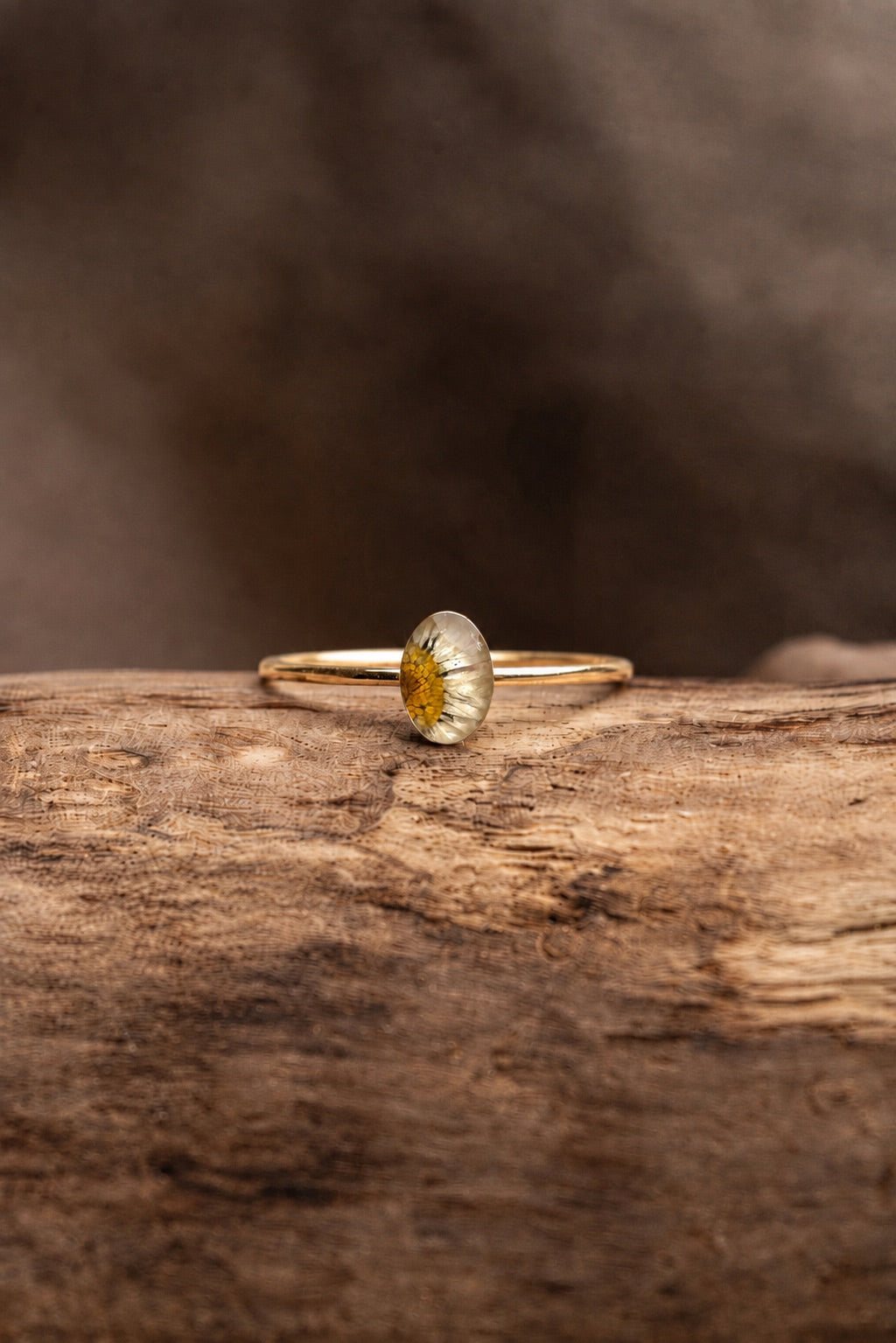 Daisy Oval Stacking Ring Gold