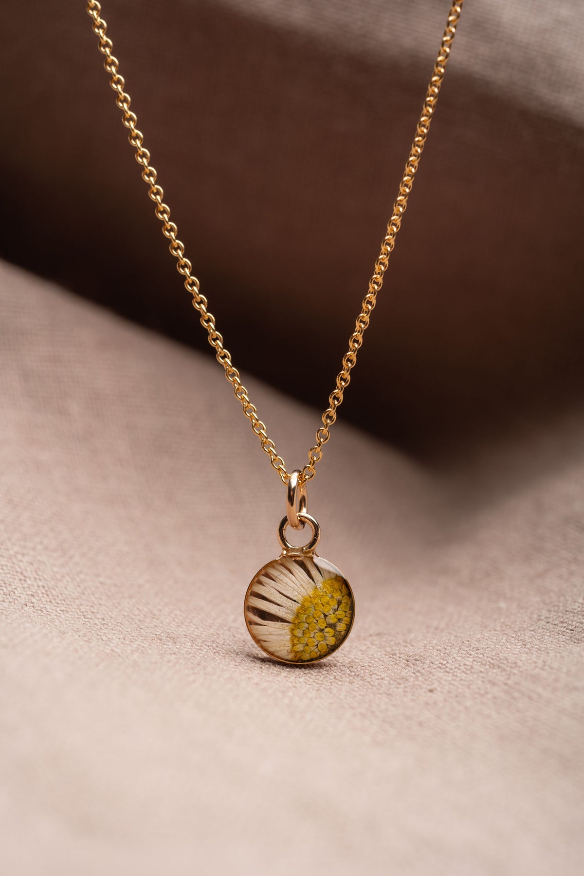 Daisy Round Necklace Gold
