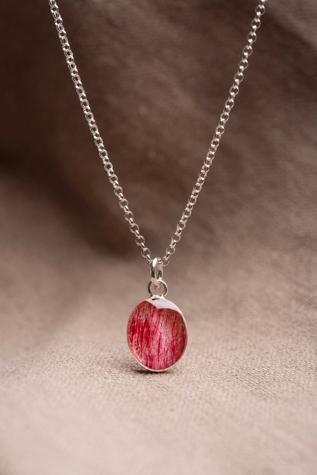 Tulip Oval Necklace Silver