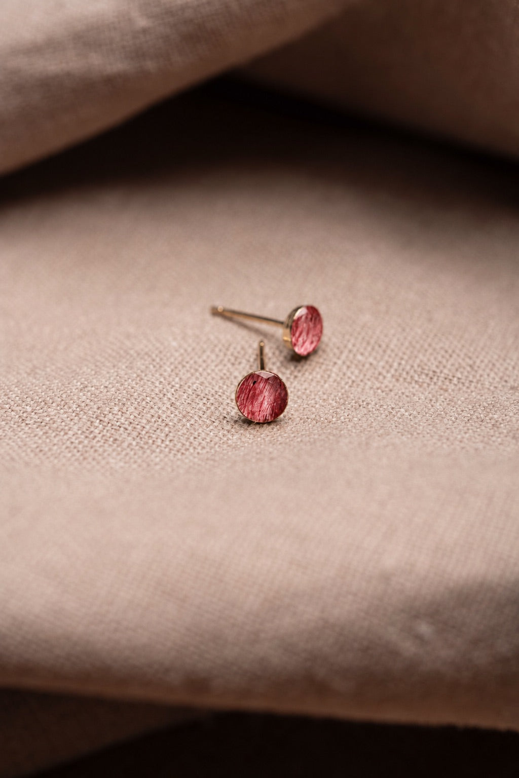 Tulip Stud Earrings Gold