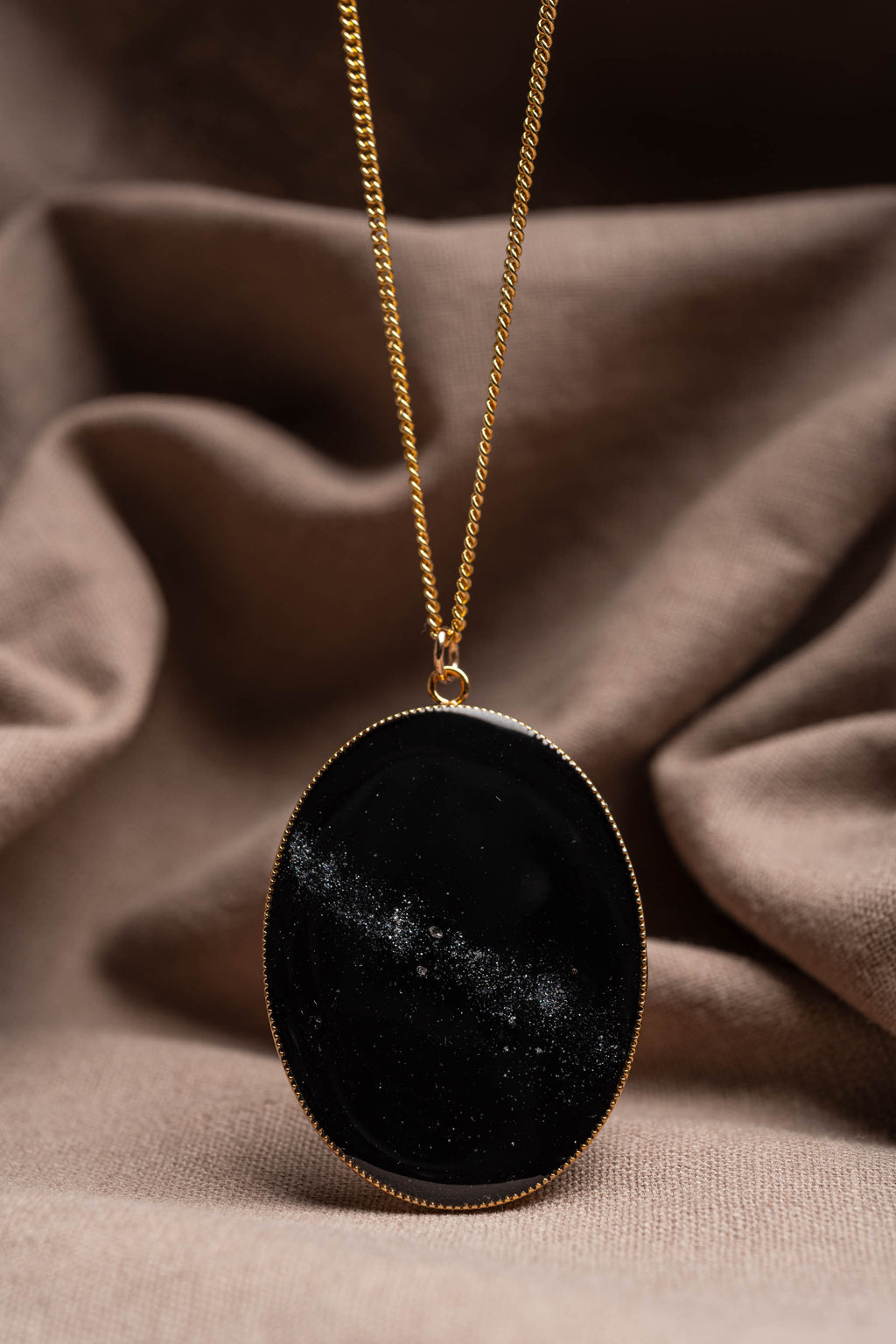 Drift Oval Necklace Gold
