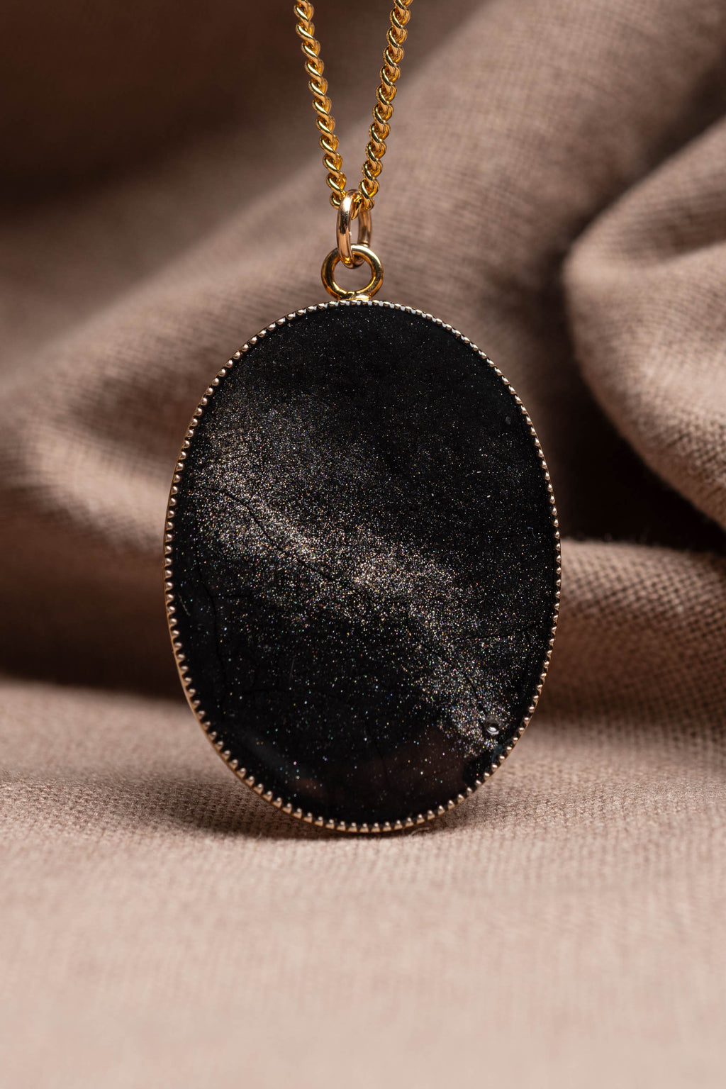 Drift Oval Necklace Gold