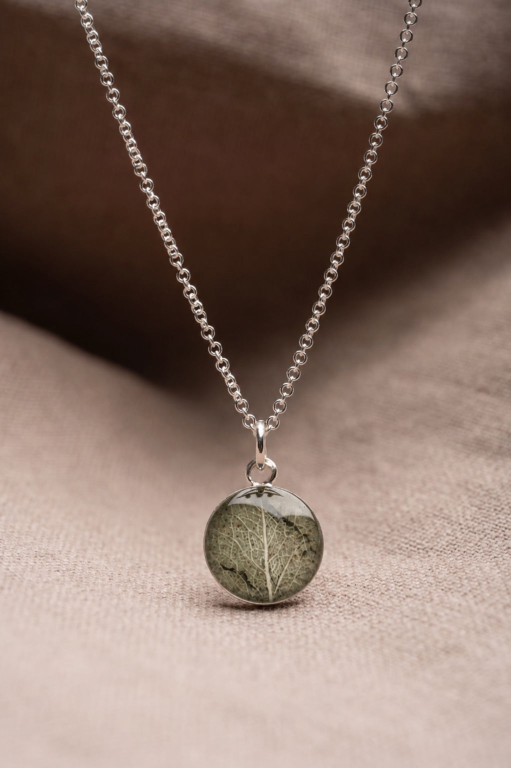 Eucalyptus Round Necklace Silver