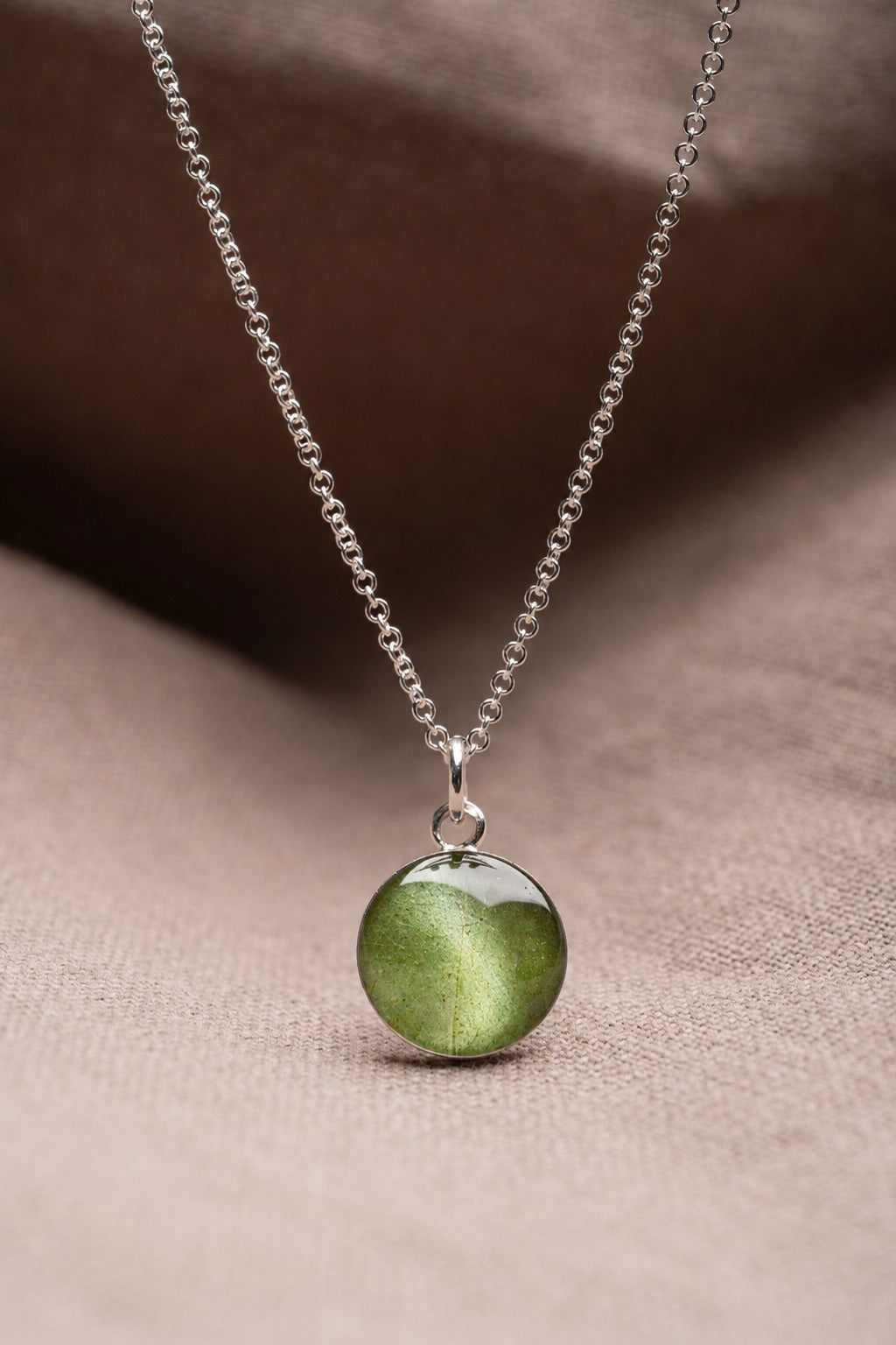 Eucalyptus Round Necklace Silver
