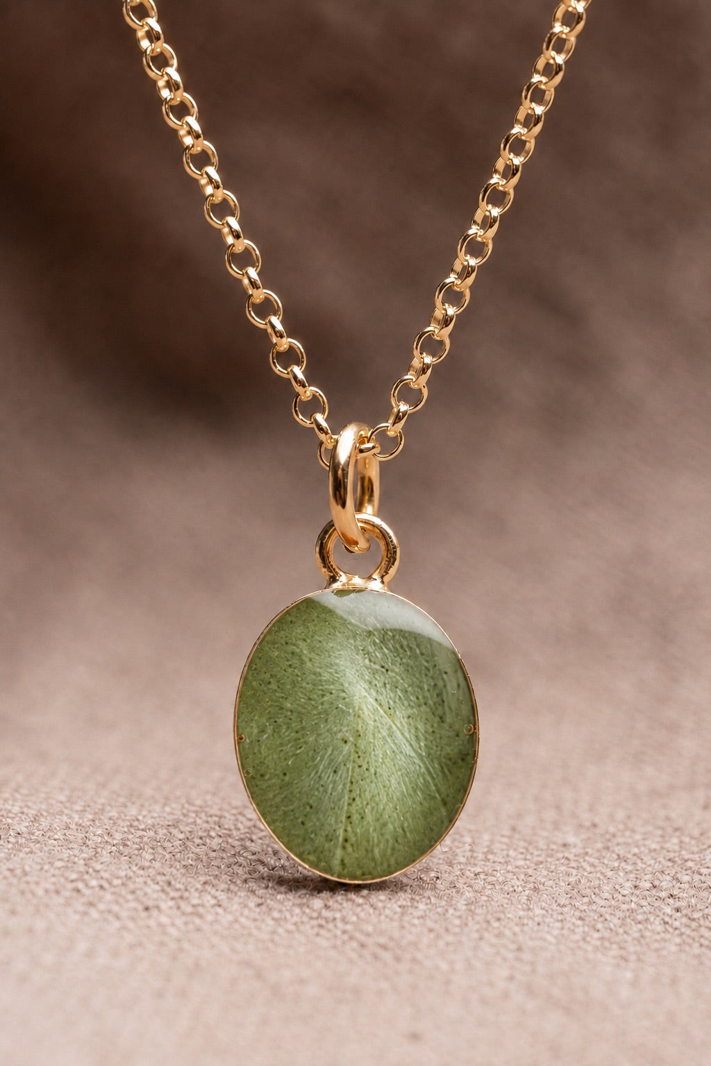 Eucalyptus Oval Necklace Gold