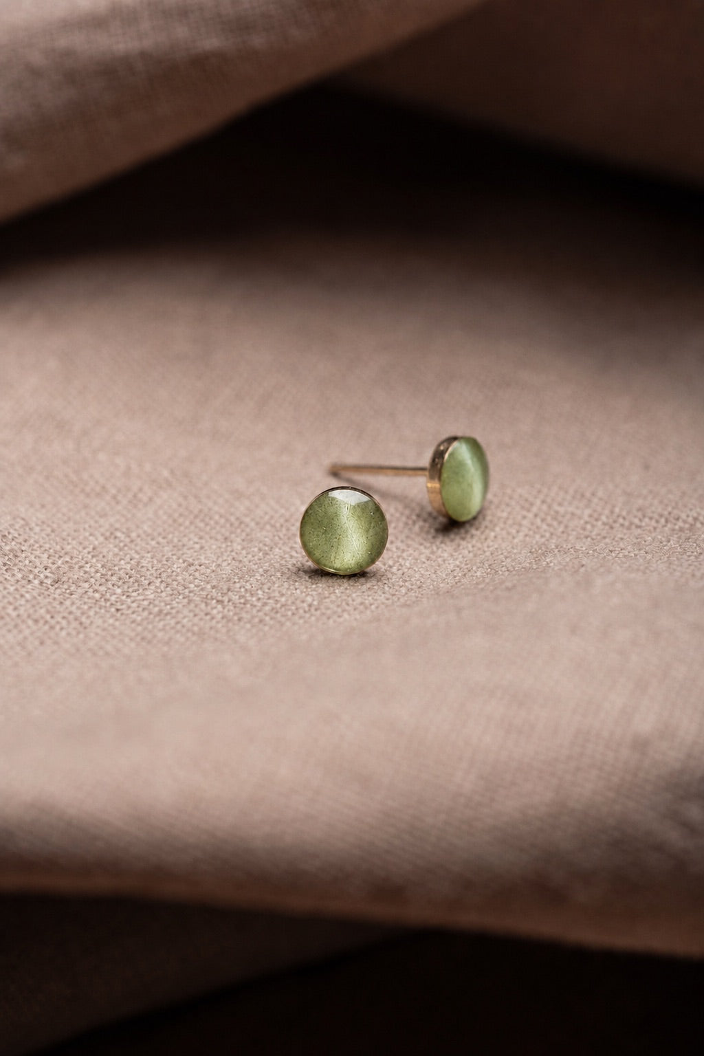 Eucalyptus Stud Earrings Gold