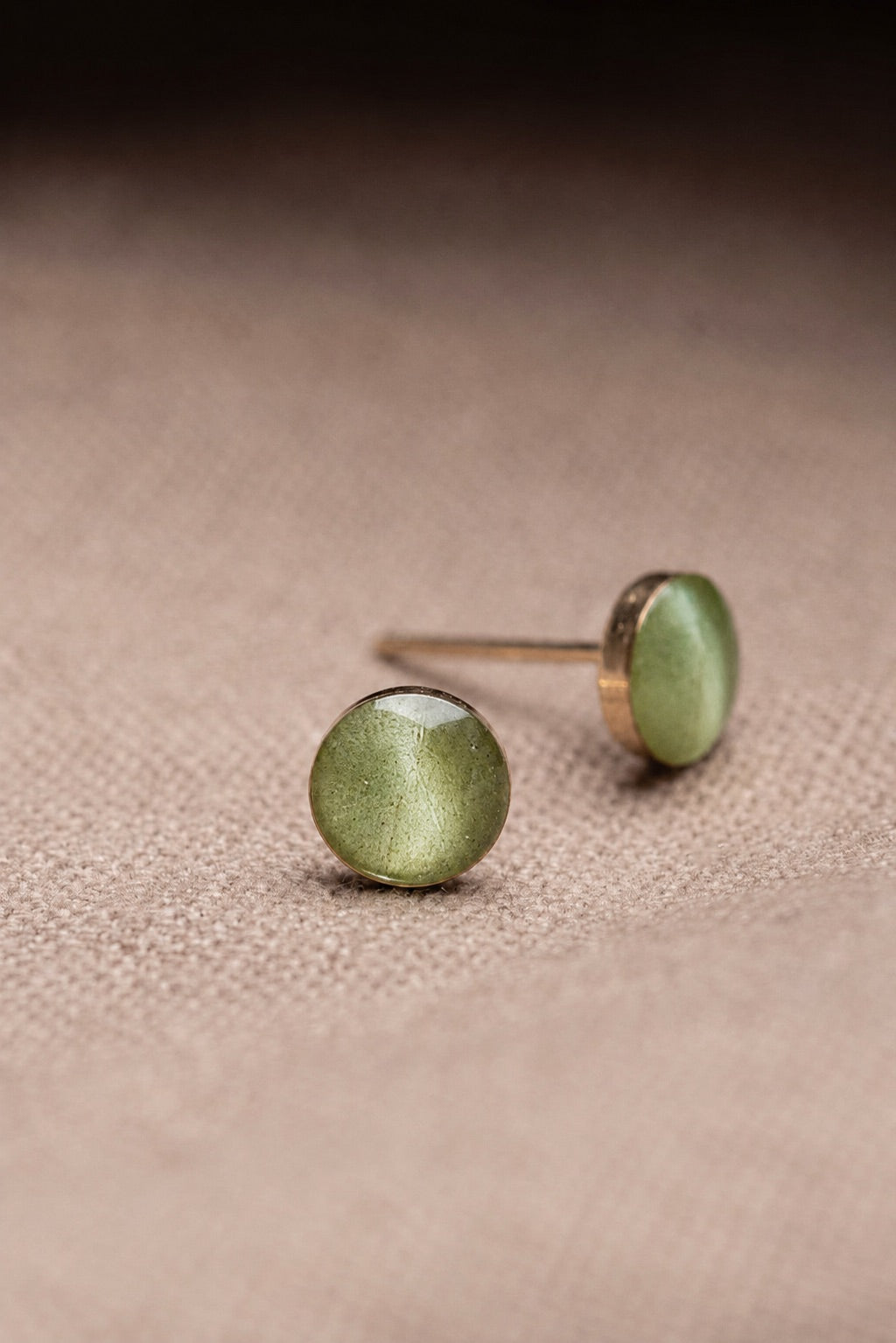 Eucalyptus Stud Earrings Gold