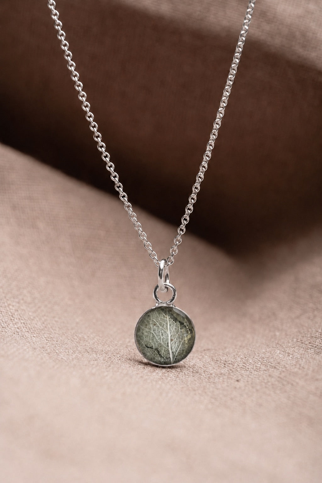 Eucalyptus Round Necklace Silver