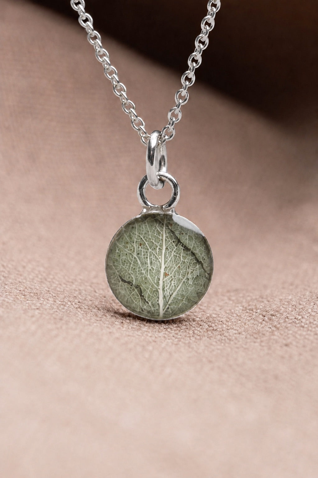 Eucalyptus Round Necklace Silver