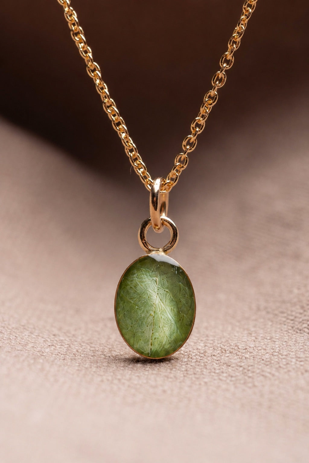 Eucalyptus Oval Necklace Gold