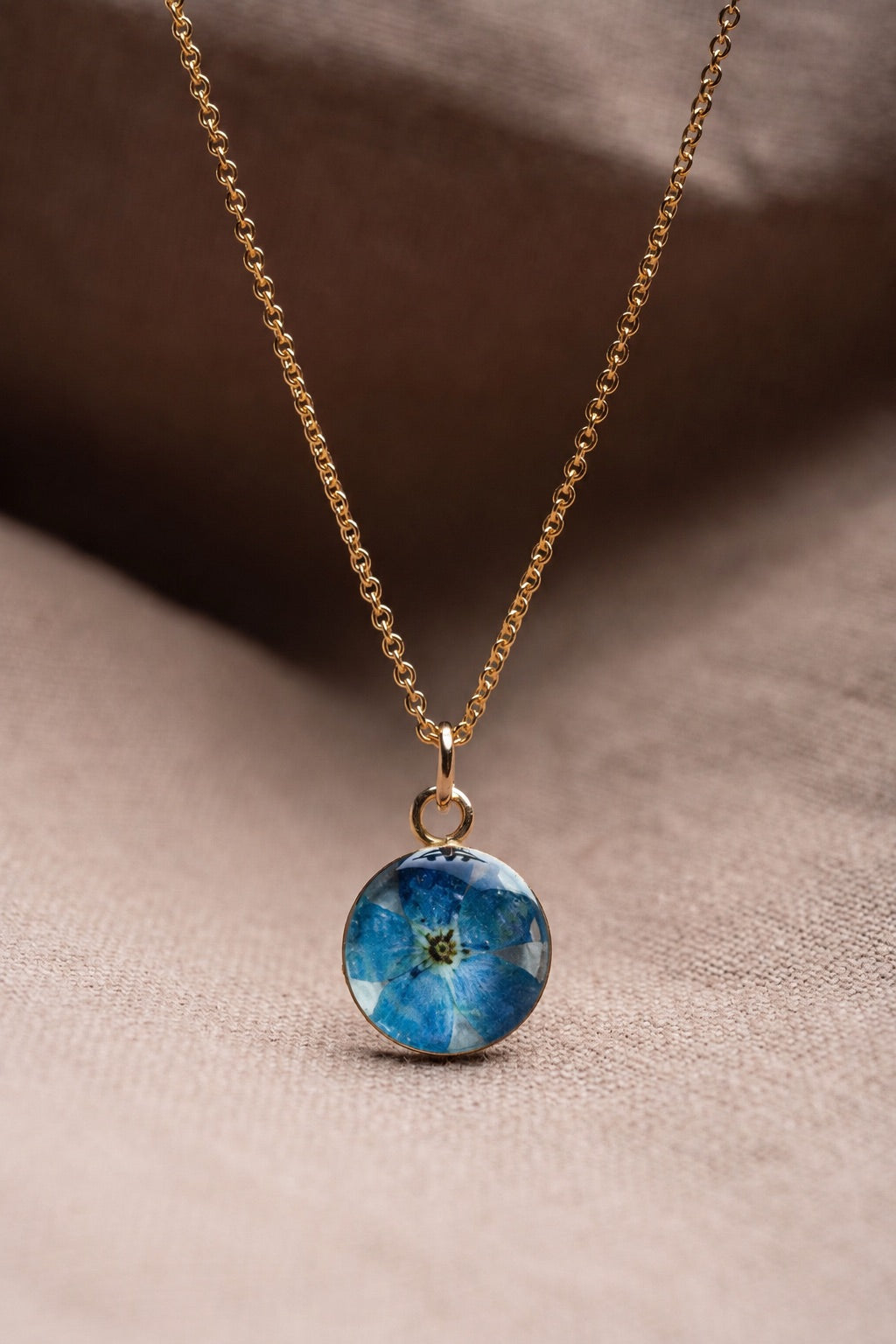 Forget Me Not Round Necklace Gold