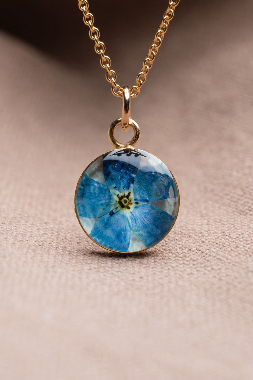 Forget Me Not Round Necklace Gold