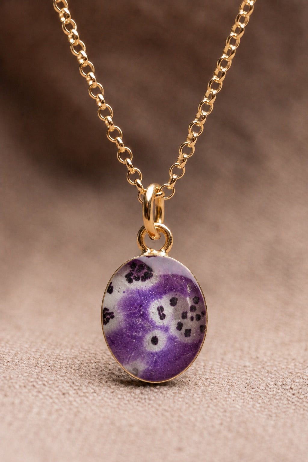 Foxglove Oval Necklace Gold