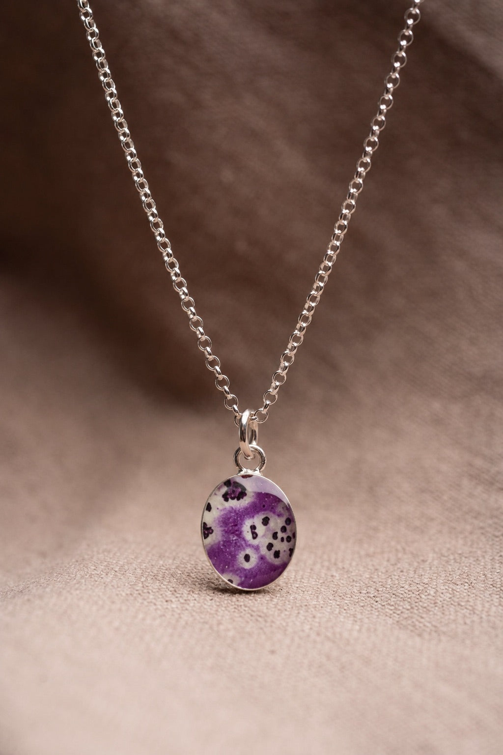Foxglove Oval Necklace Silver