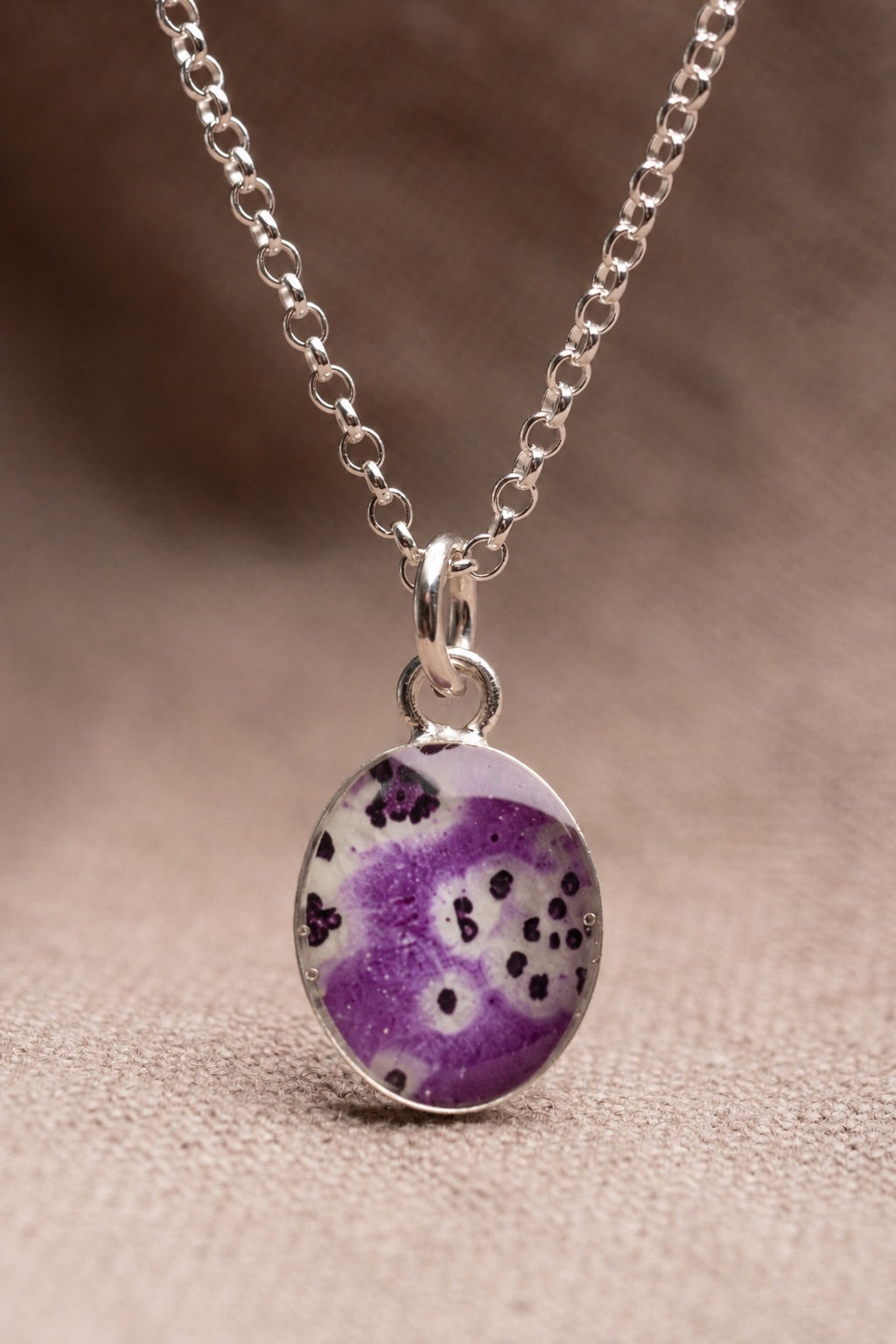 Foxglove Oval Necklace Silver