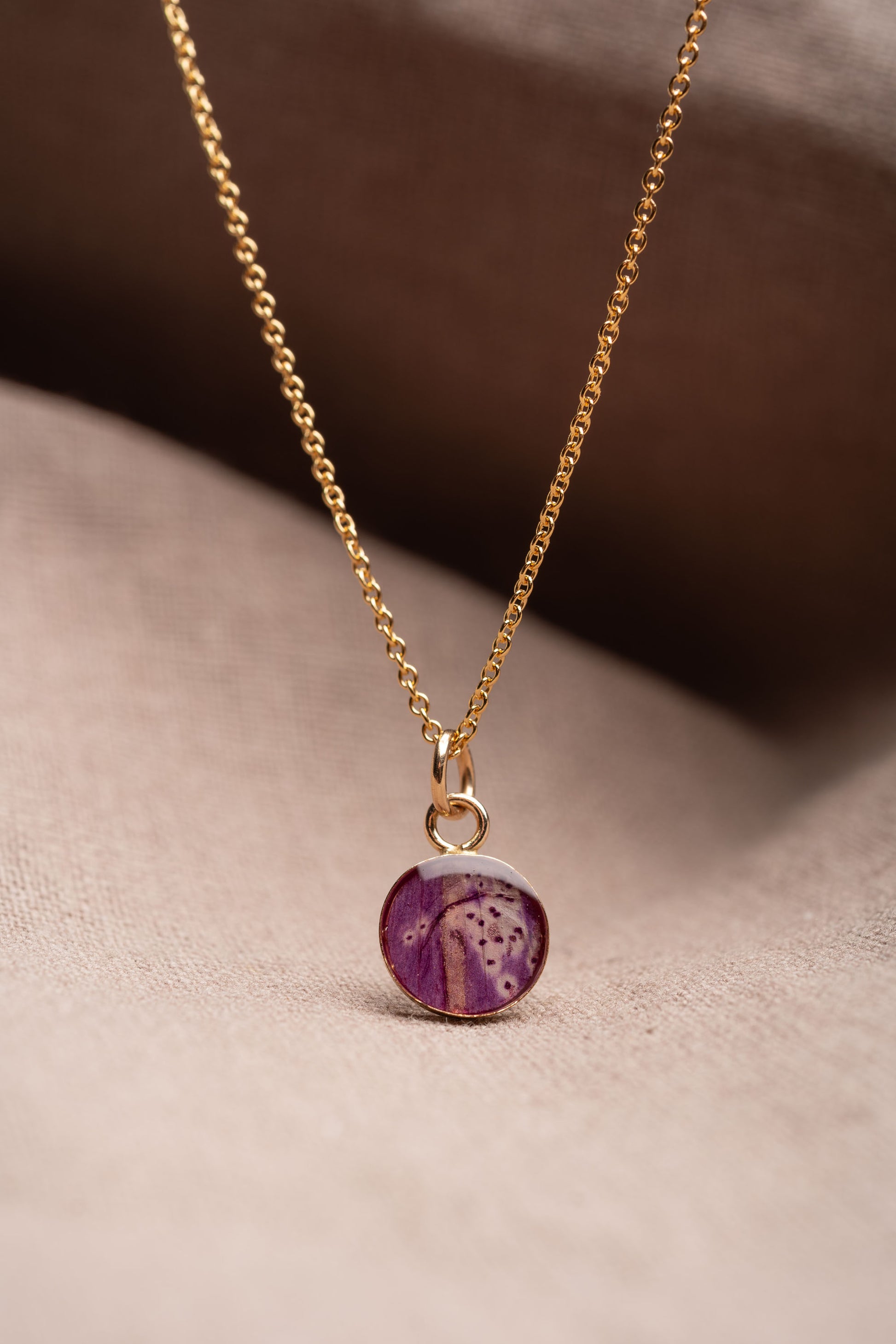 Foxglove Round Necklace Gold