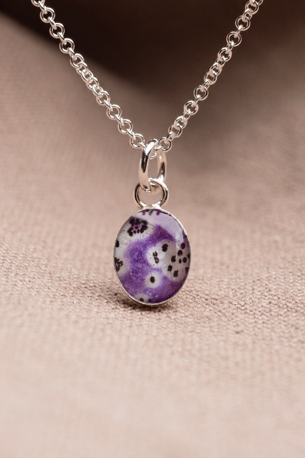 Foxglove Oval Necklace Silver