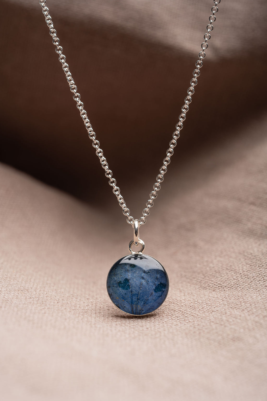 Hydrangea Round Necklace Silver