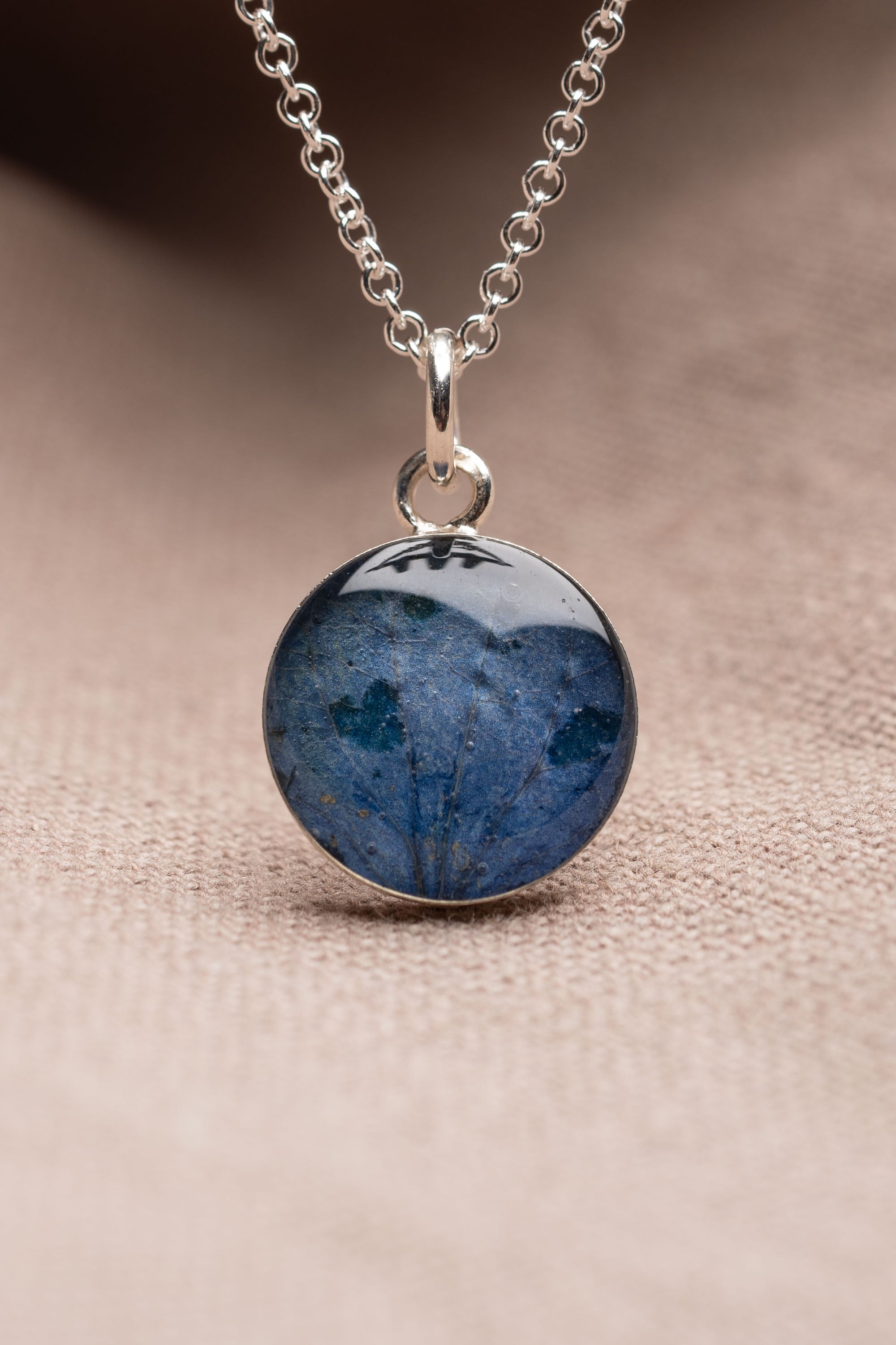 Hydrangea Round Necklace Silver
