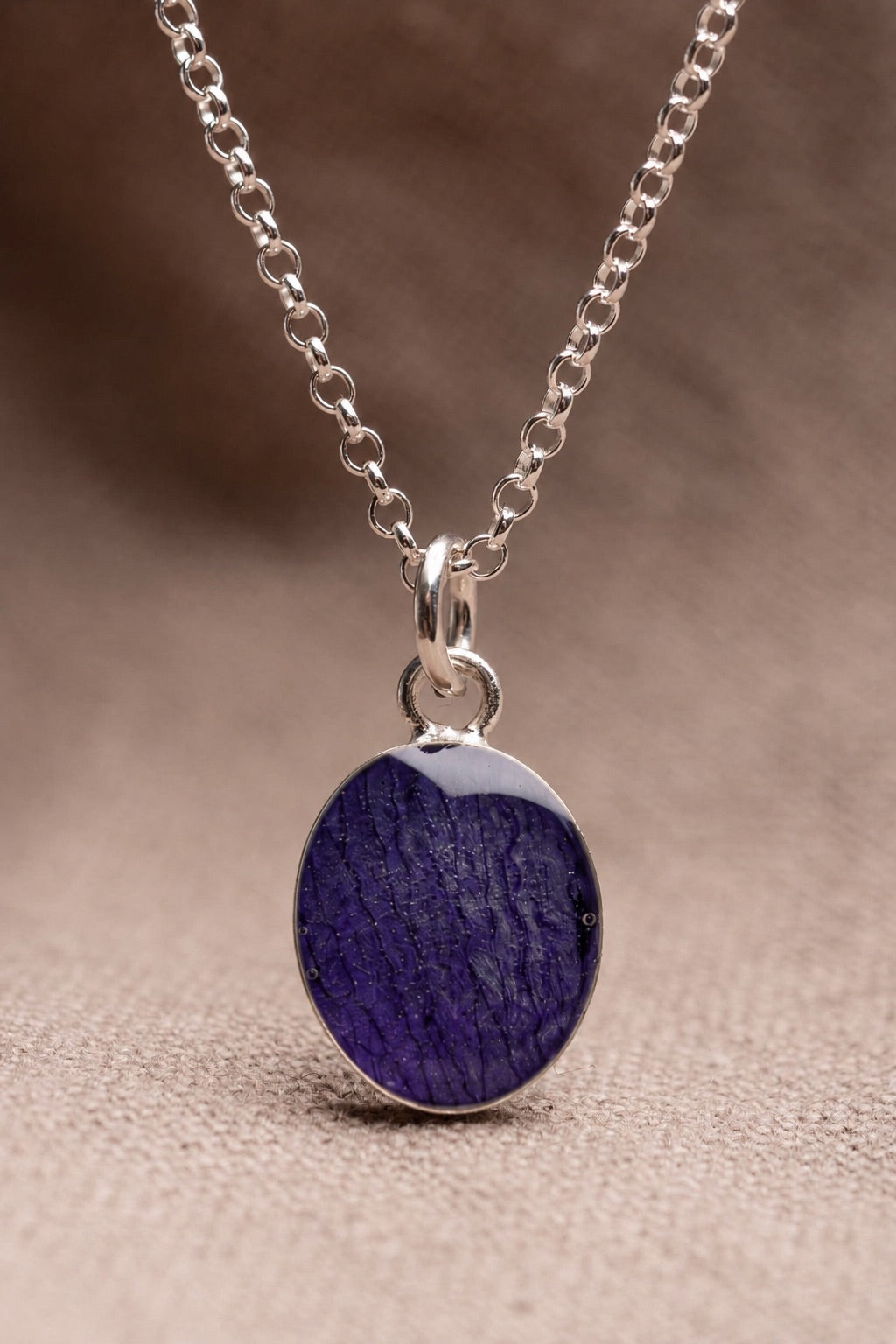 Hydrangea Oval Necklace Silver