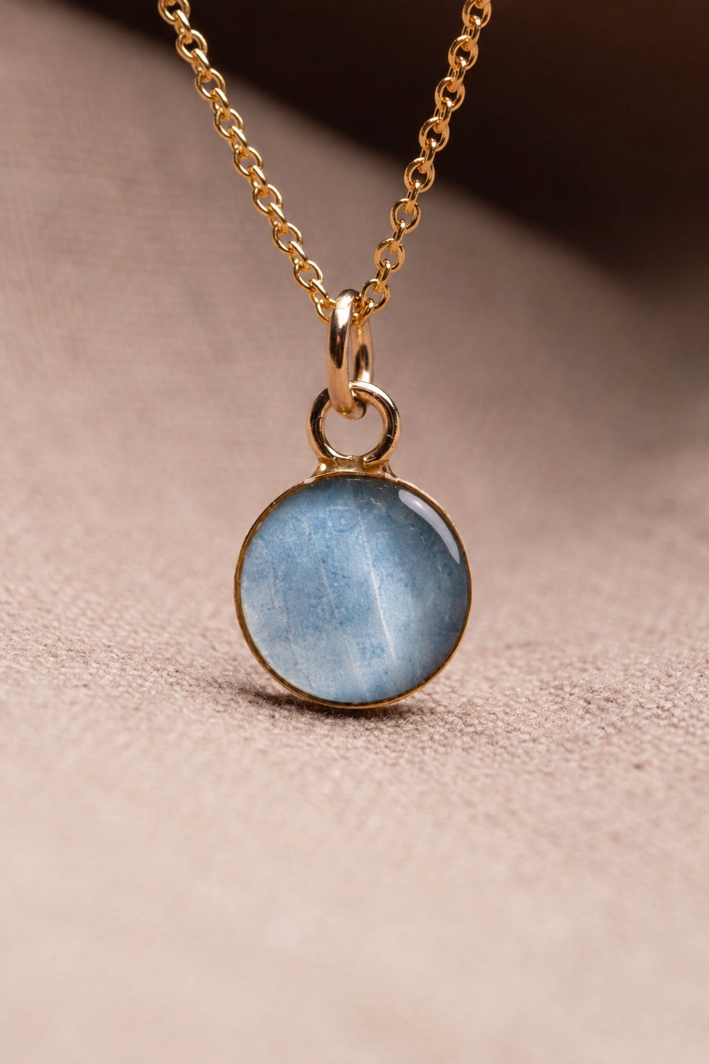 Hydrangea Round Necklace Gold