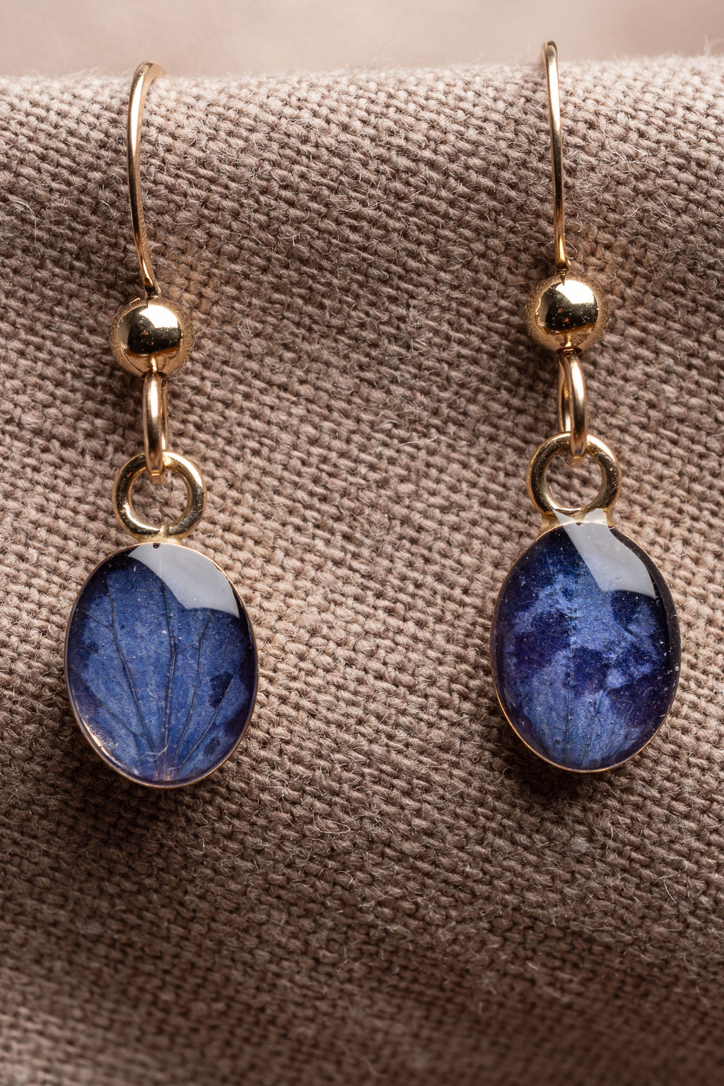 Hydrangea Oval Earrings Gold