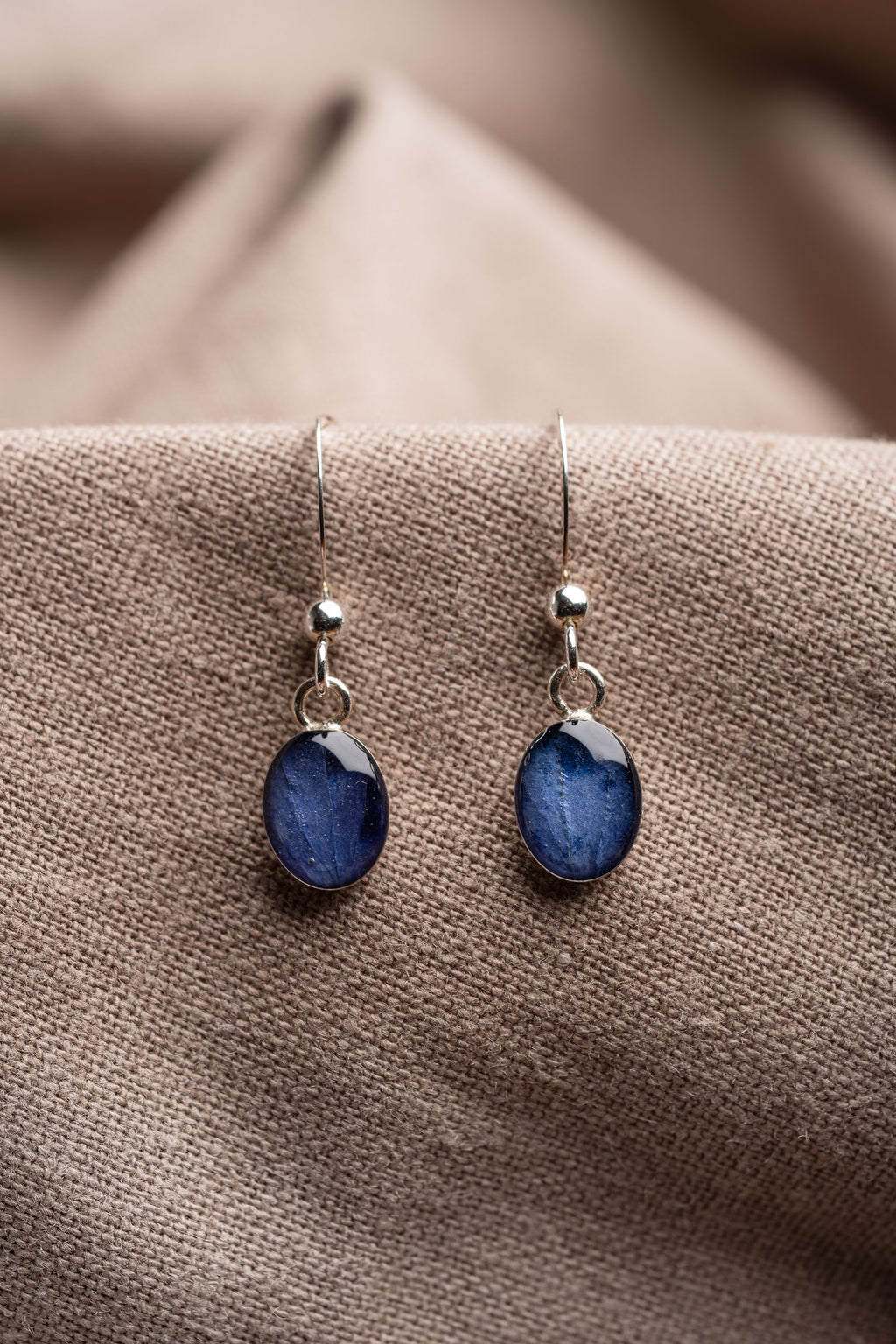 Hydrangea Oval Earrings Silver