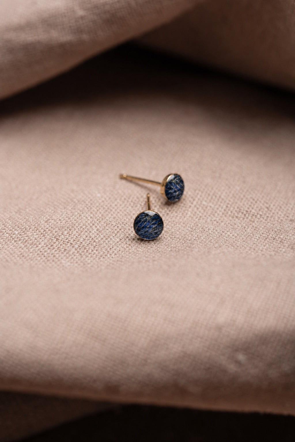 Iris Stud Earrings Gold