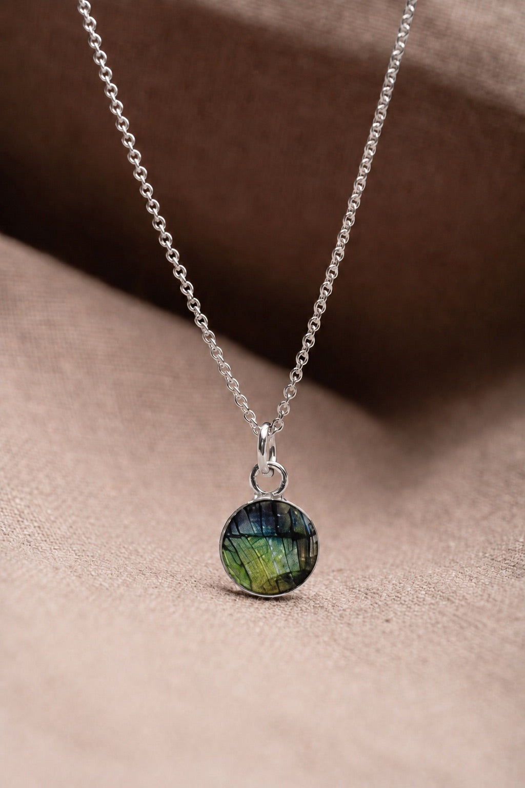Iris Round Necklace Silver