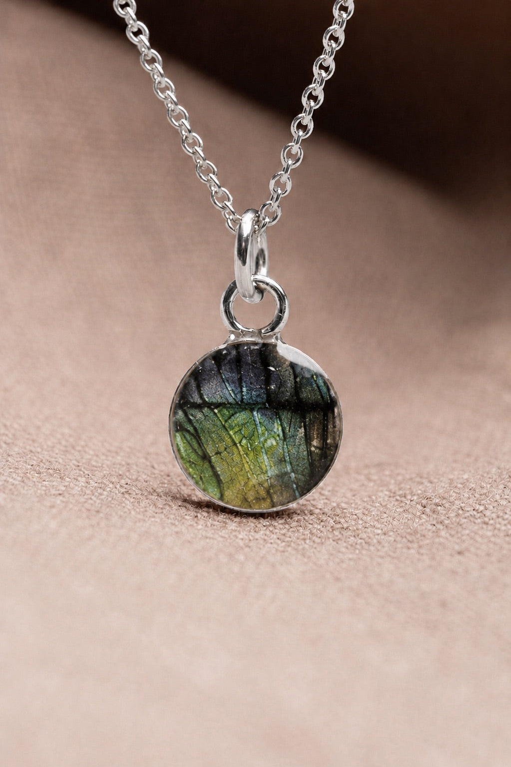 Iris Round Necklace Silver