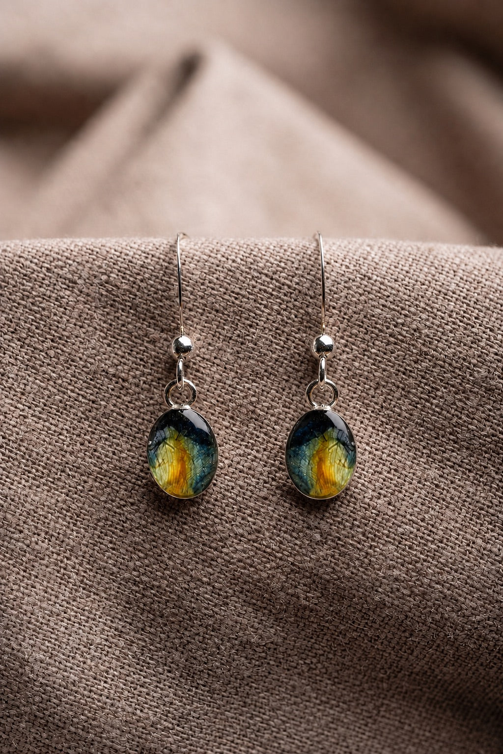 Iris Oval Earrings Silver