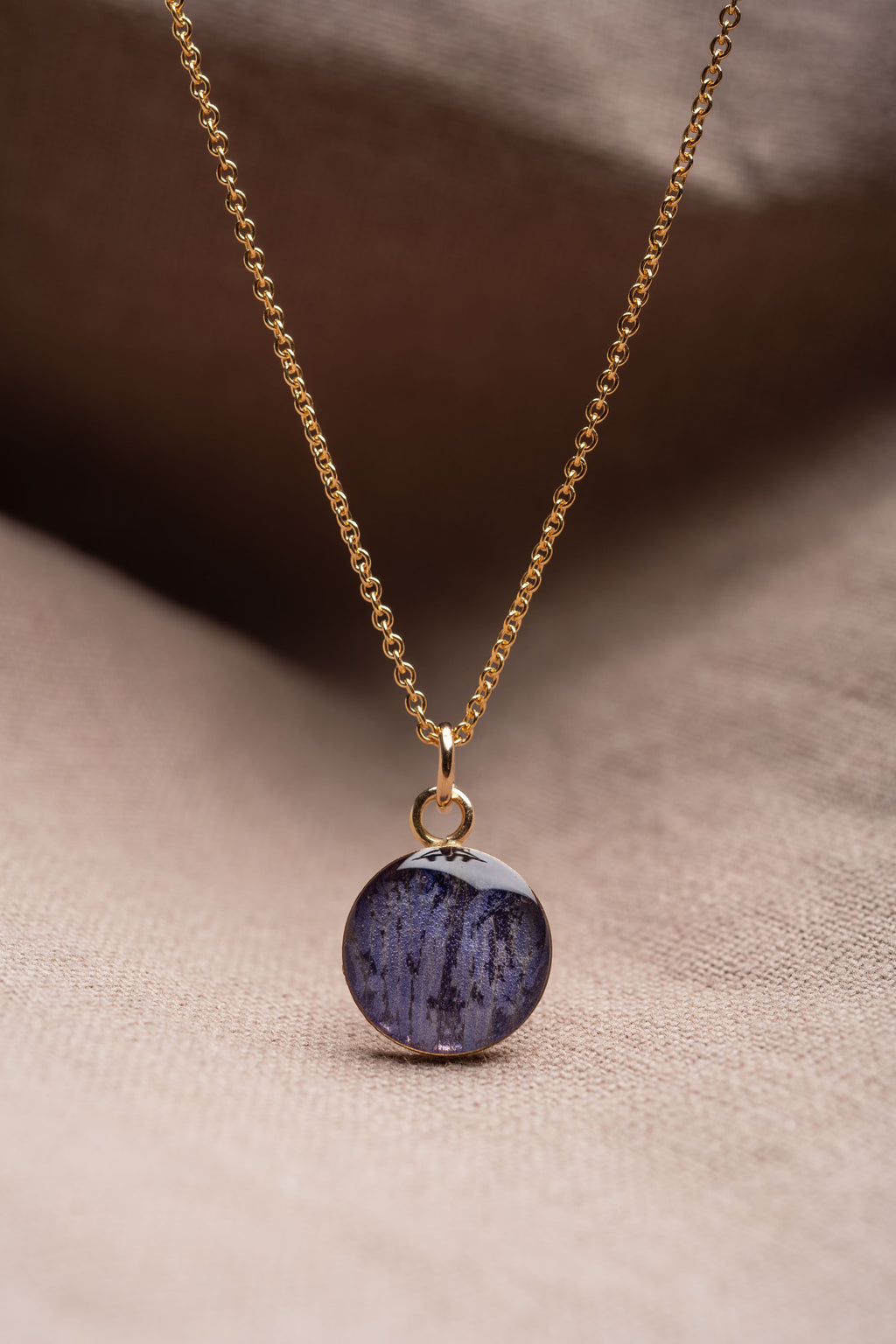 Larkspur Round Necklace Gold