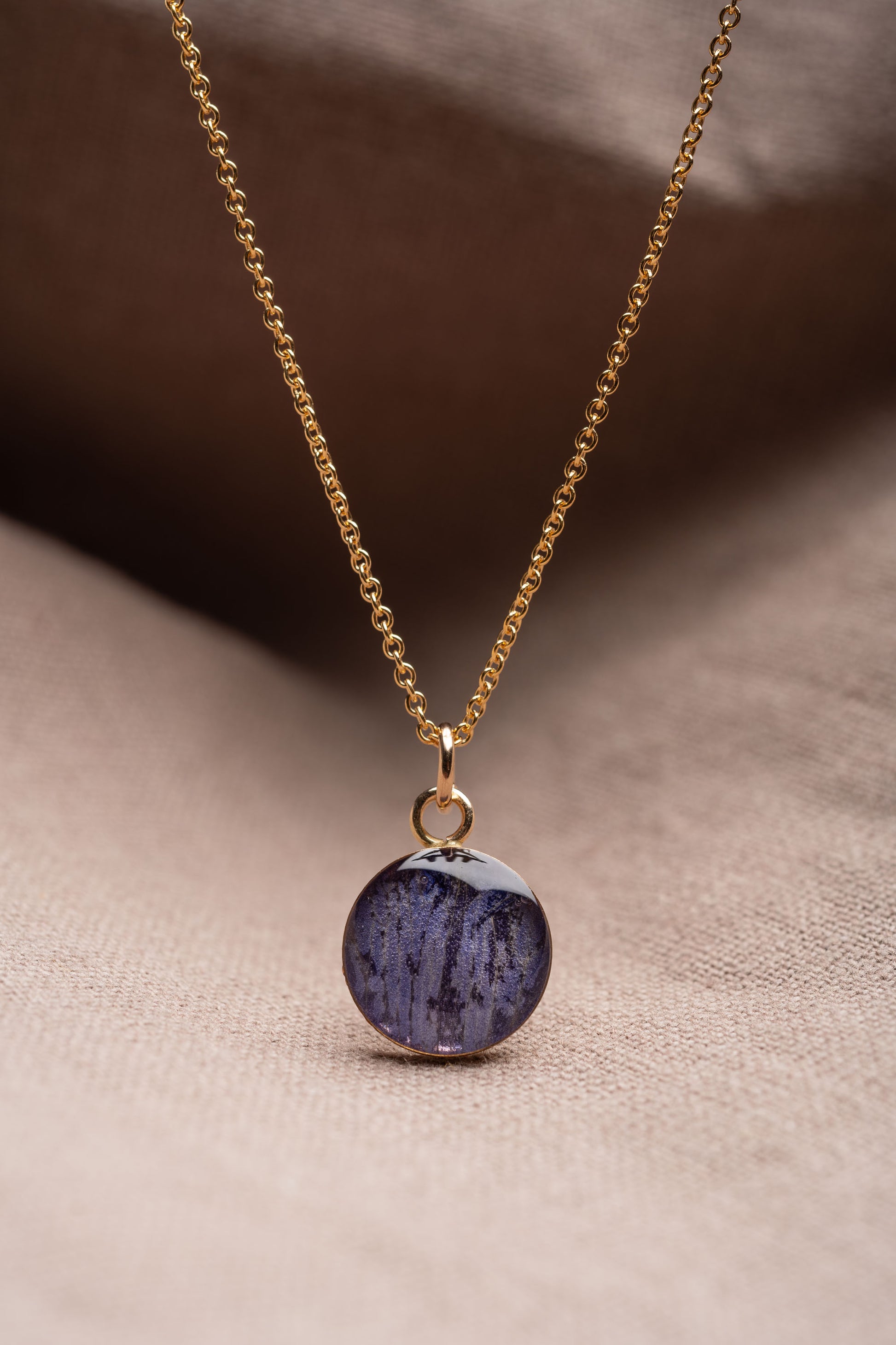 Larkspur Round Necklace Gold
