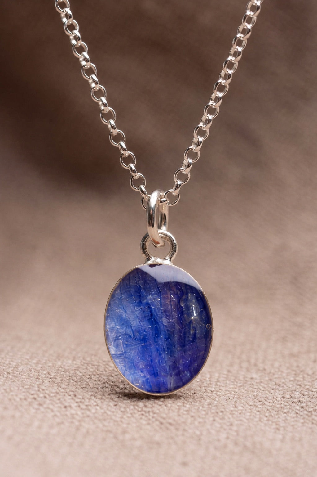 Larkspur Oval Necklace Silver