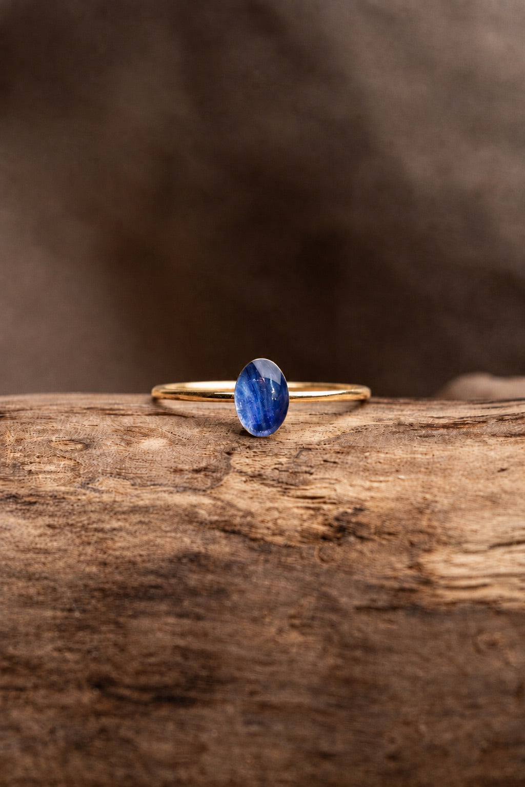 Larkspur Oval Stacking Ring Gold
