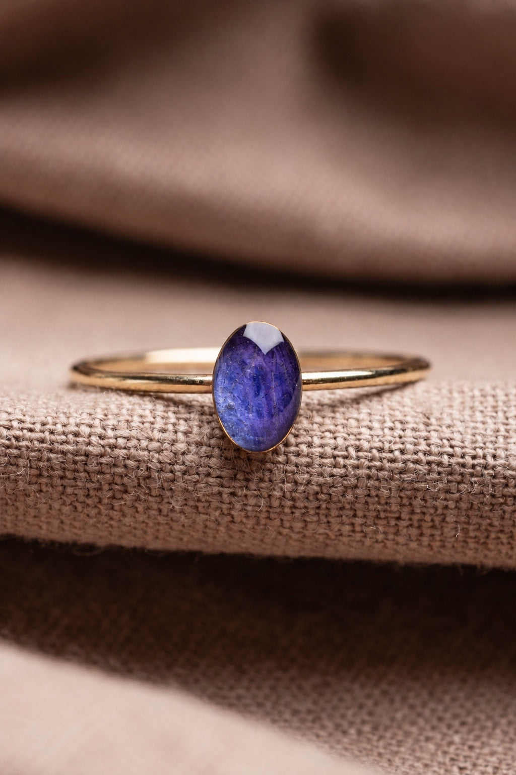 Larkspur Oval Stacking Ring Gold