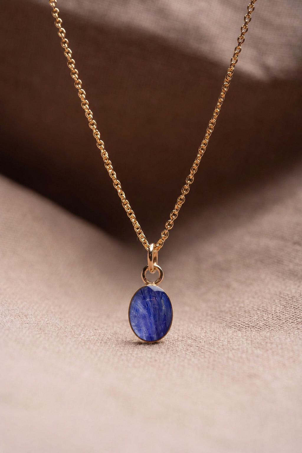 Larkspur Oval Necklace Gold