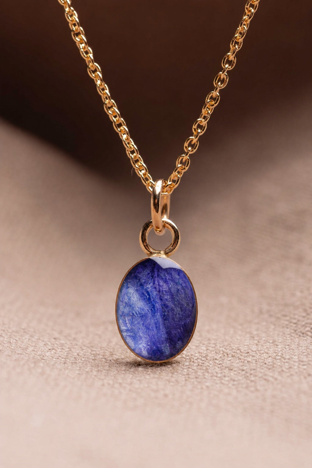 Larkspur Oval Necklace Gold