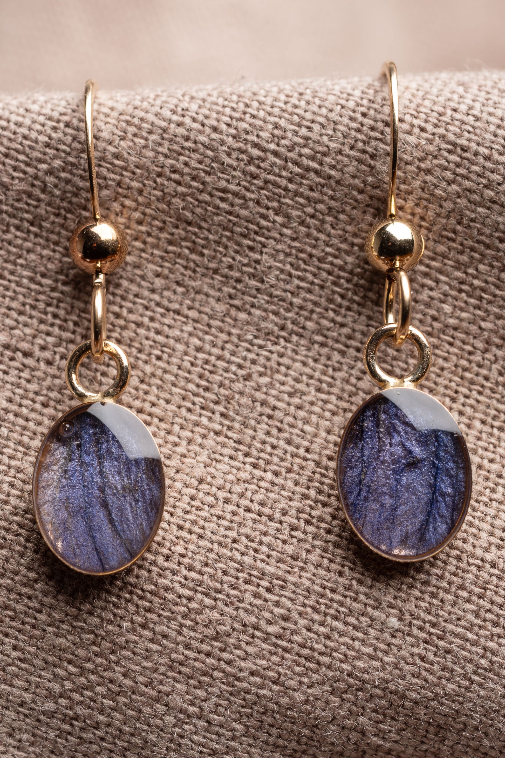Larkspur Oval Earrings Gold