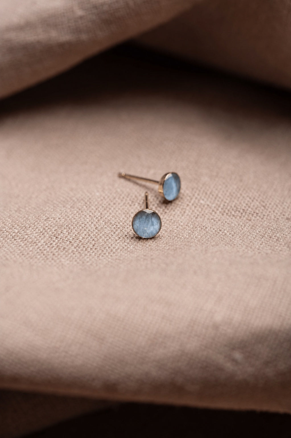 Hydrangea Stud Earrings Gold
